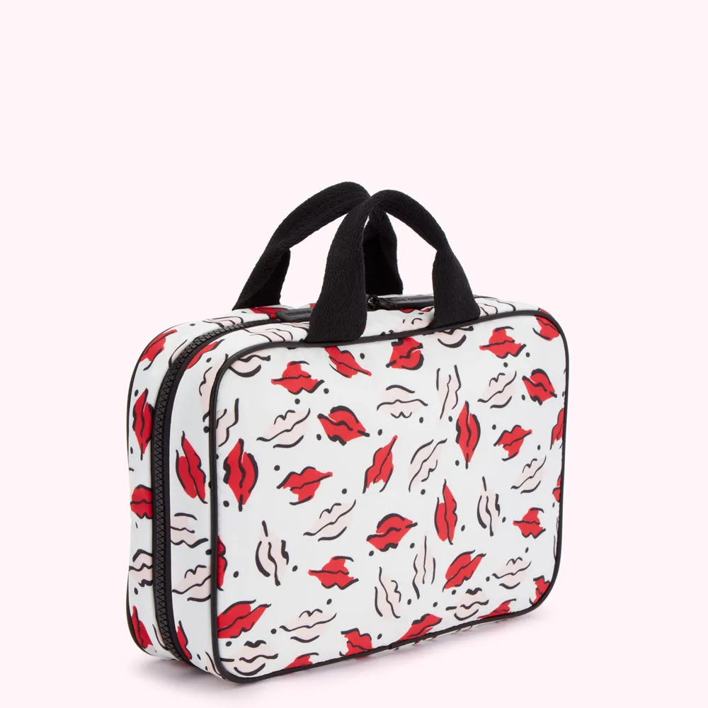 CHALK HANDPAINTED LIP PRINT TRAVEL TOILETRIES BAG