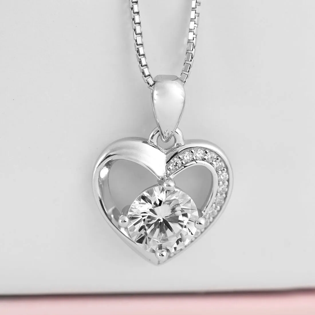 Charming Heart 925 Silver Pendant with Chain