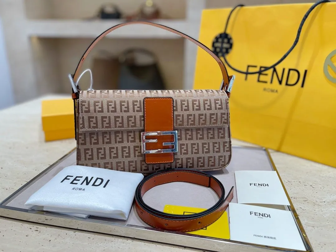 EN   Designer bags by Fendi 127