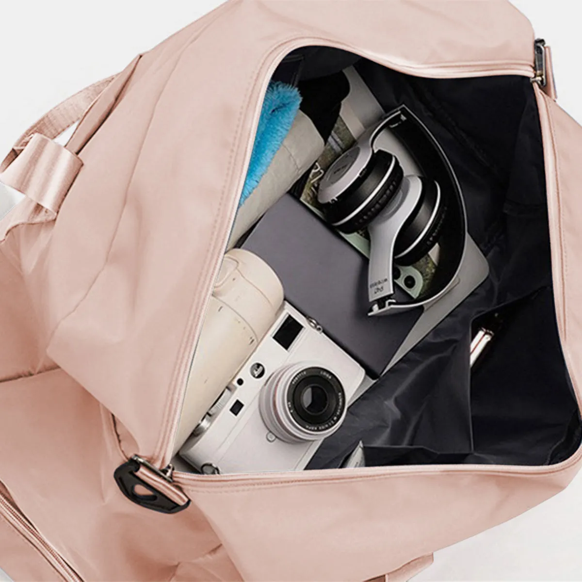 PREORDER: Peyton Detachable Strap Travel Bag