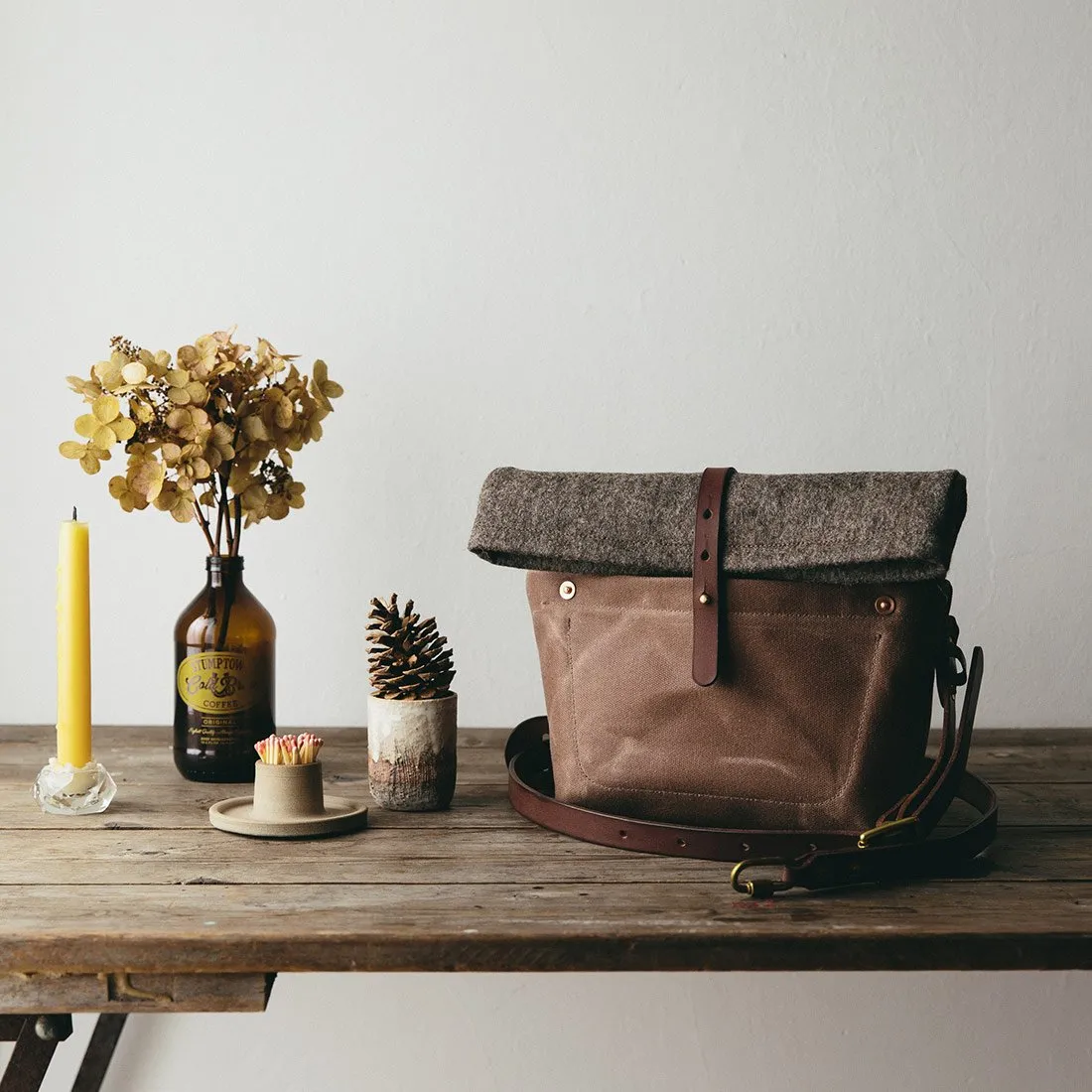 Roam Camera Bag Tobacco