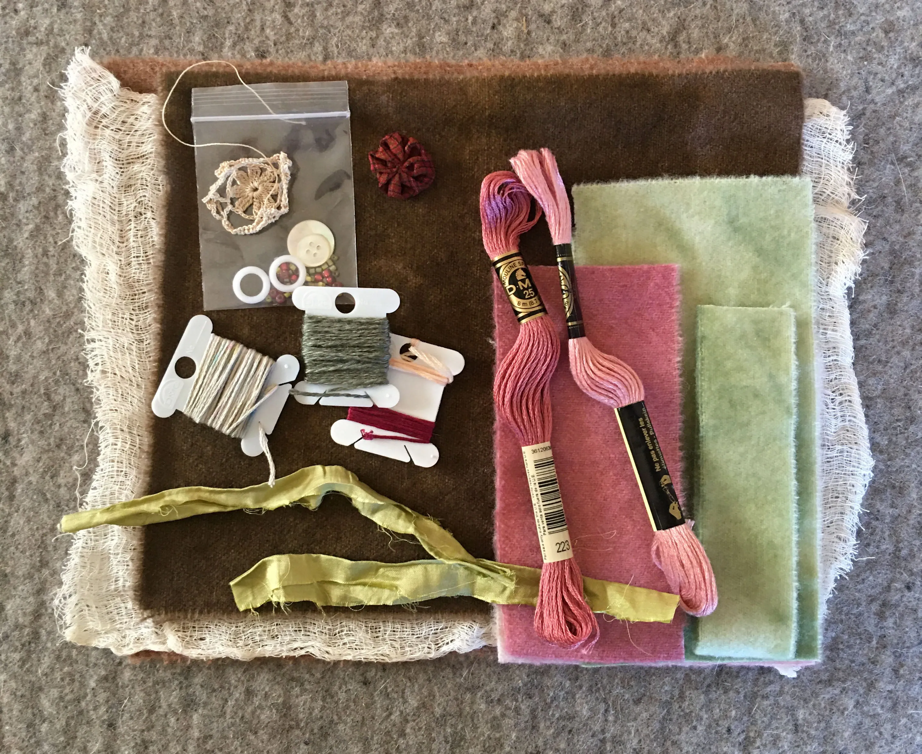 TWO HEARTS Wool Applique Kit